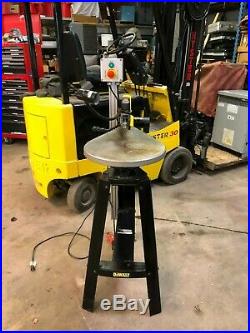 DEWALT 20 in. 400-1,750 SPM Variable-Speed Tool-Free Scroll Saw DW788 with Stand