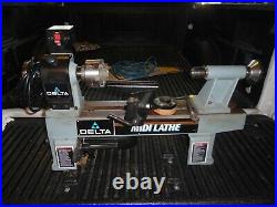Delta Industrial 46-250 12.5 Inch Variable Speed Midi Lathe