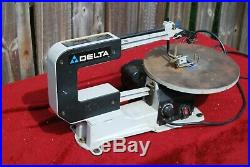 Delta Scroll Saw / 16 Variable Speed- Model 40-540