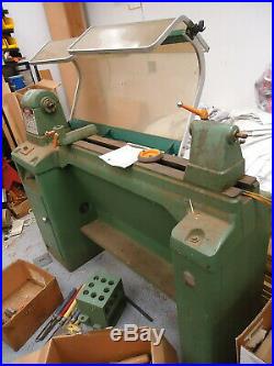 Rockwell Machinery 46-450 Variable Speed Wood Lathe with Tools